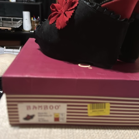 Ladies size seven and a half Bamboo babydoll shoes in perfect condition - Picture 4 of 4